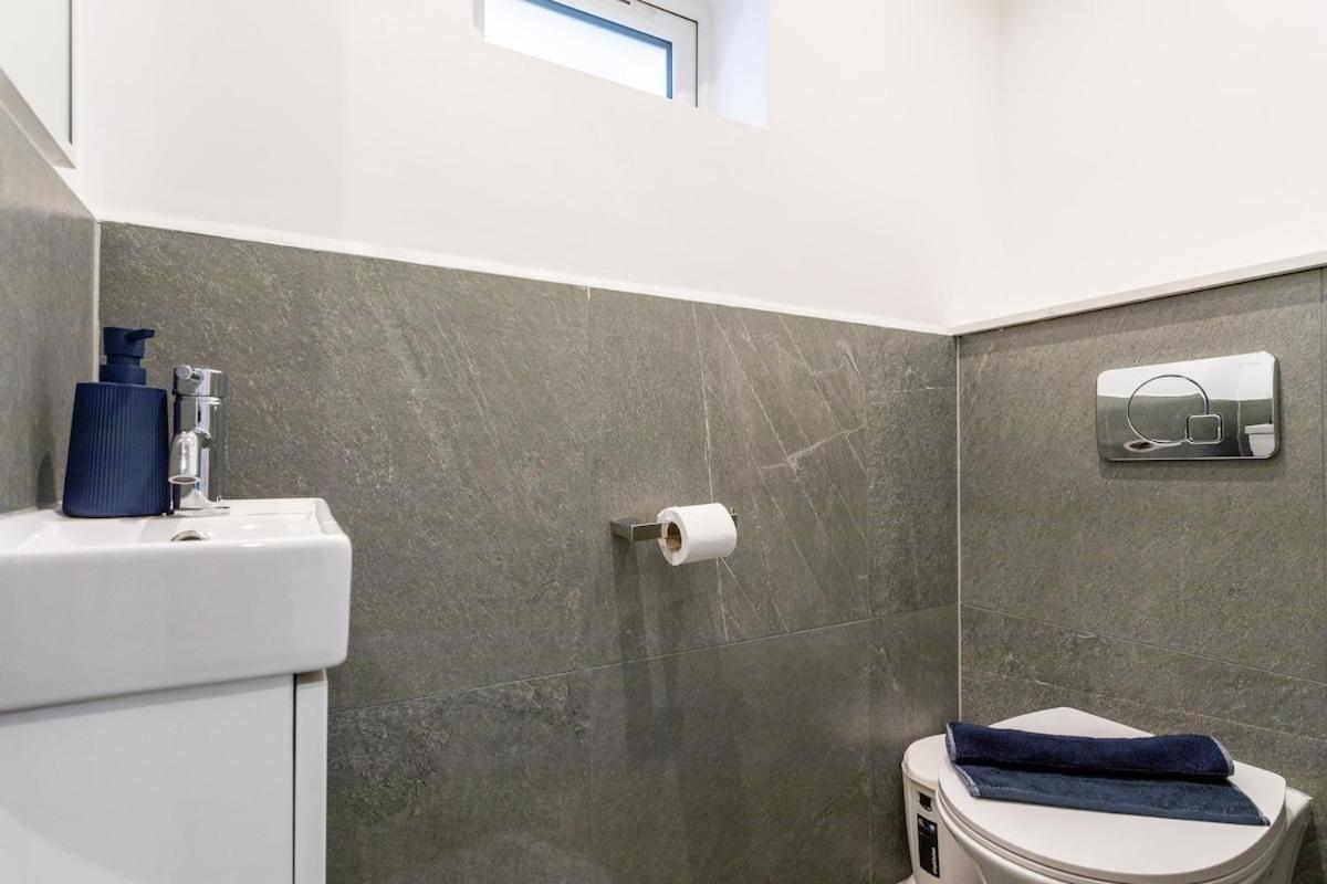 Stylish 2-Bed Flat In The Heart Of West Hampstead Apartment London Exterior photo