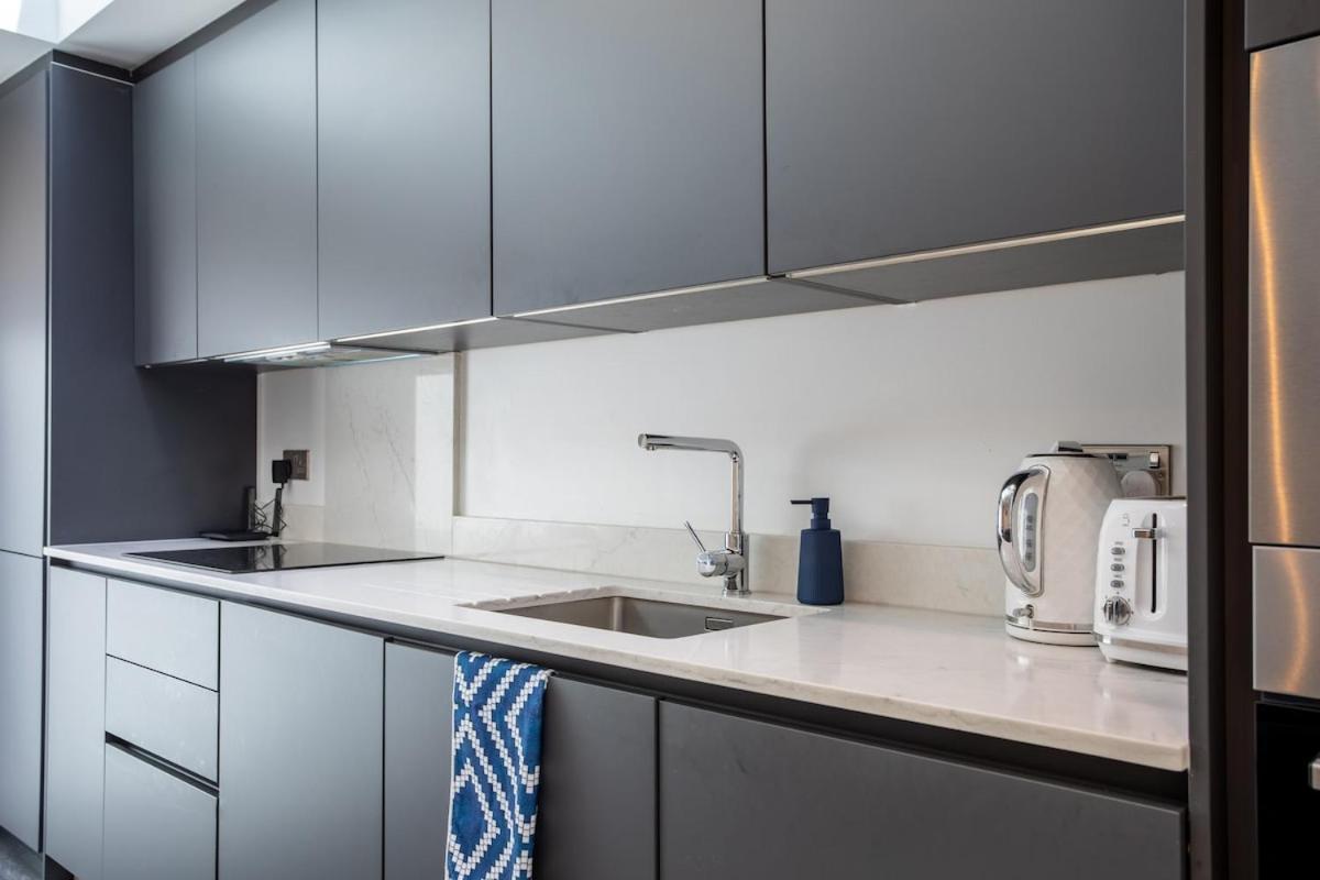 Stylish 2-Bed Flat In The Heart Of West Hampstead Apartment London Exterior photo