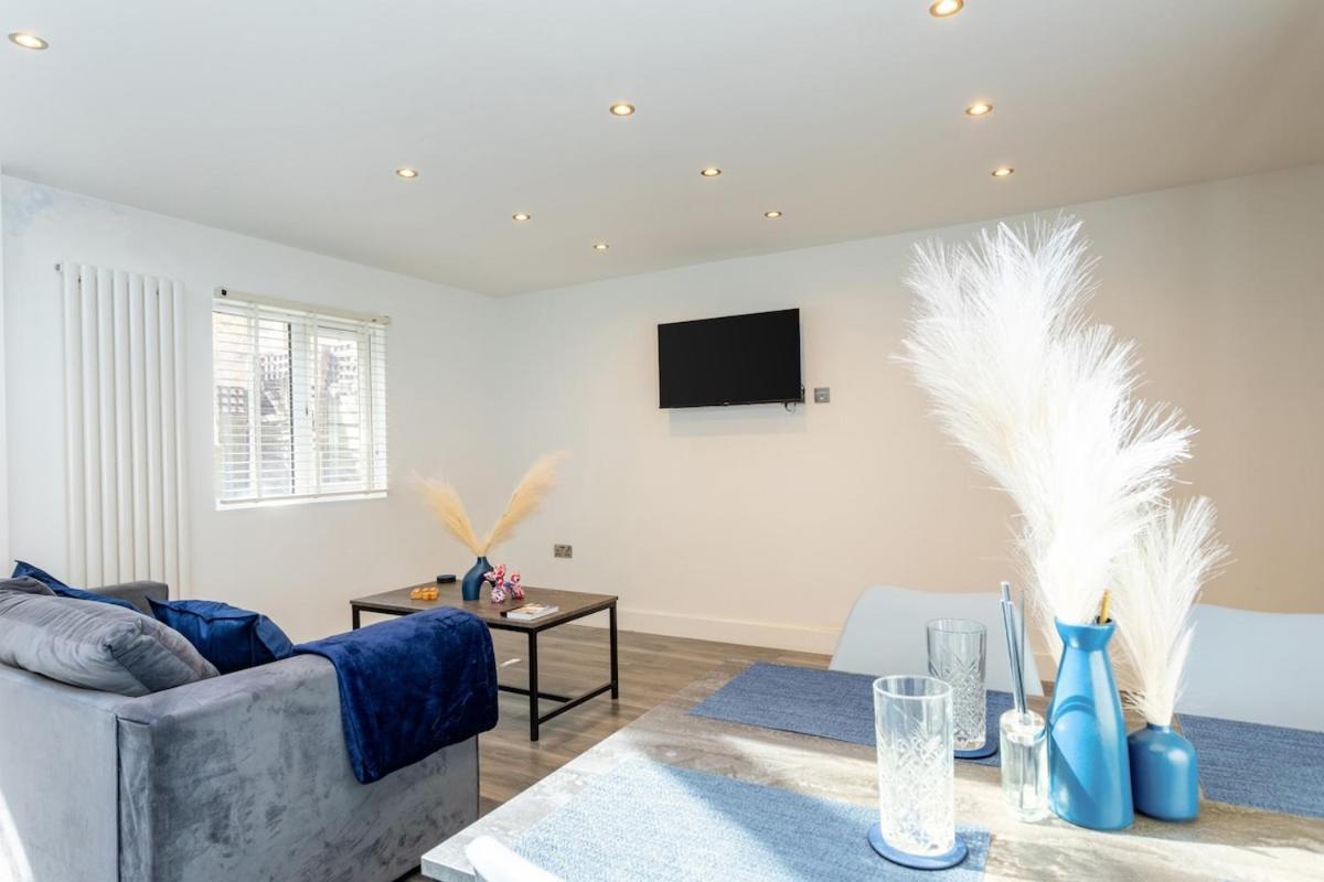 Stylish 2-Bed Flat In The Heart Of West Hampstead Apartment London Exterior photo