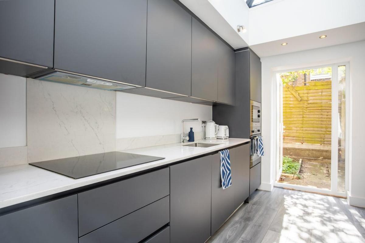 Stylish 2-Bed Flat In The Heart Of West Hampstead Apartment London Exterior photo