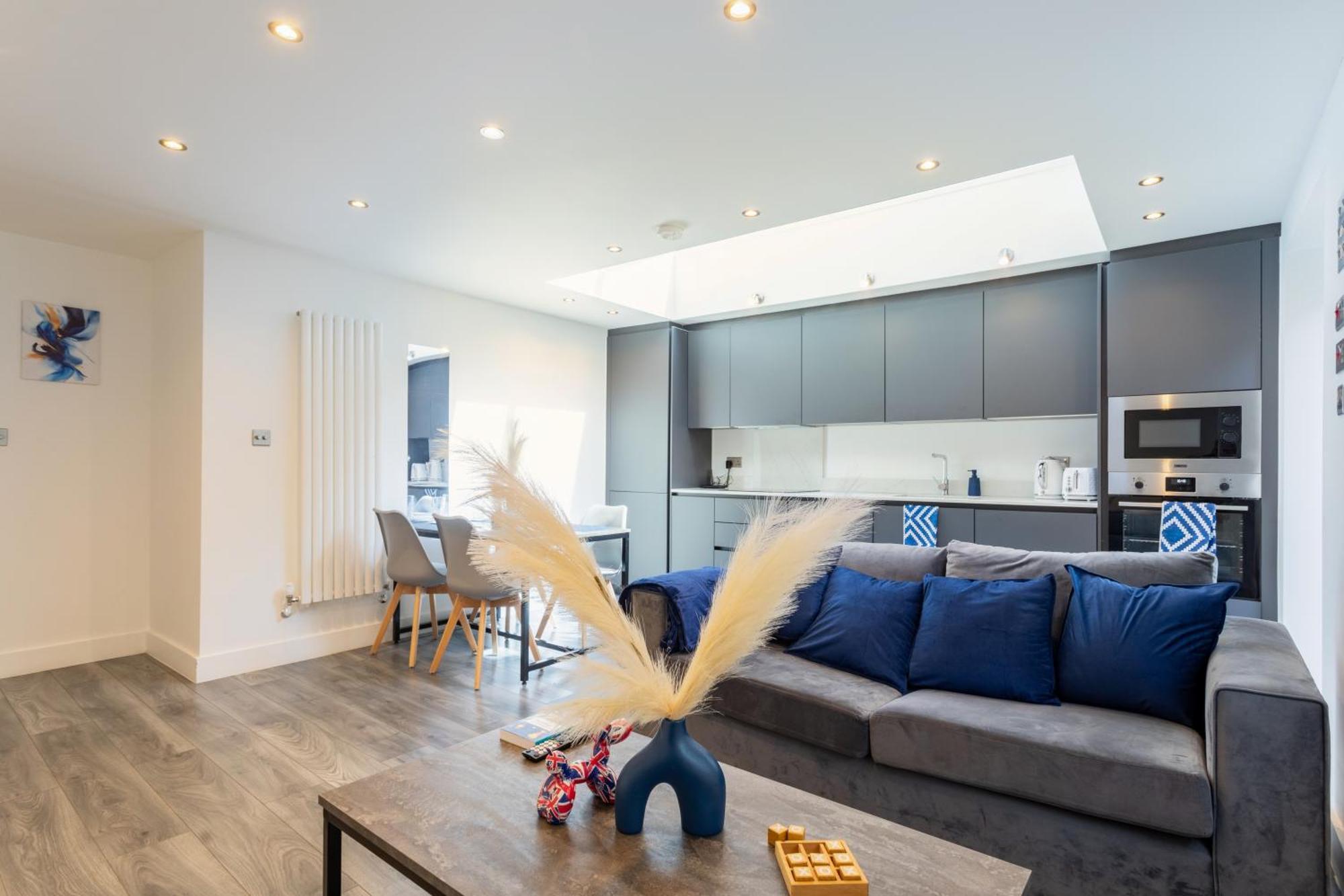 Stylish 2-Bed Flat In The Heart Of West Hampstead Apartment London Exterior photo